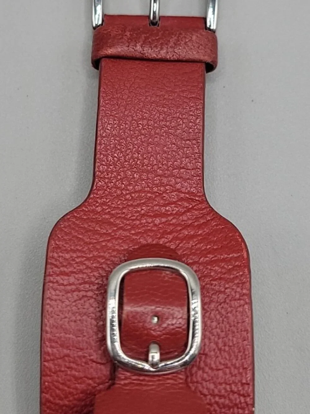 Vintage GUESS Women's Cuff Watch Red Leather Wide Bund Band Square Silver Tank